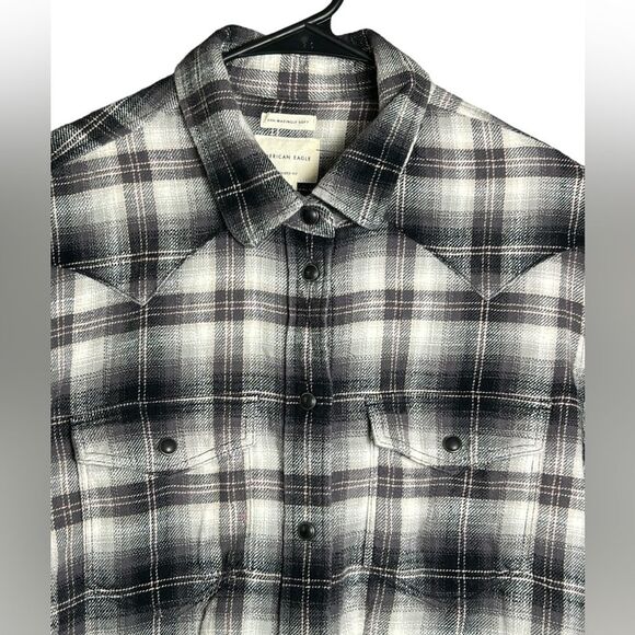 American Eagle Women’s XS Oversized Western Collared Snap Button Black Flannel - Picture 2 of 8